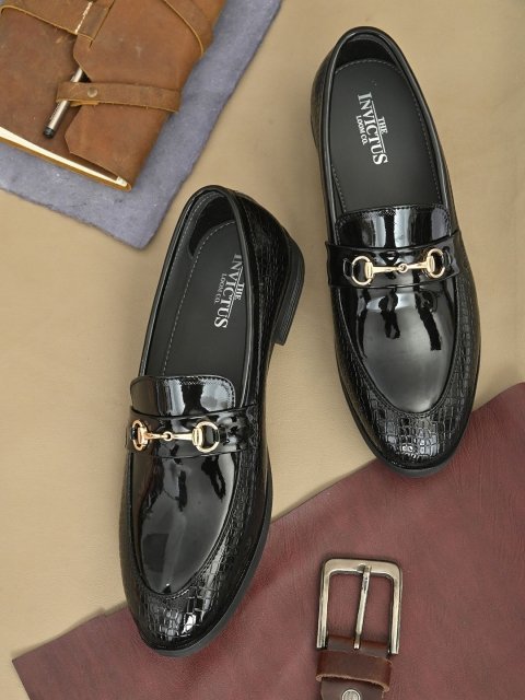 INVICTUS Men Textured Formal Loafers