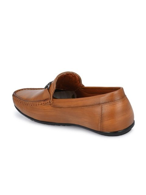 VIV Men Tan Textured Loafers - Image 3