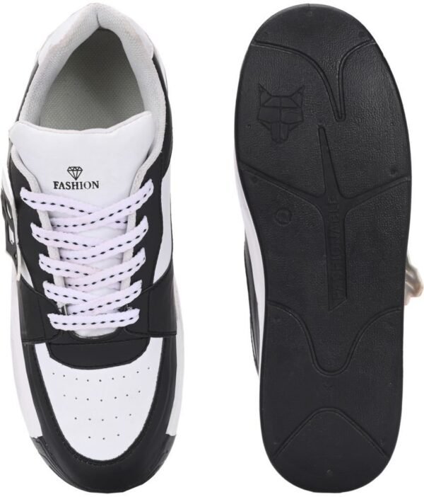 Xtoon White Men's Outdoor Shoes - Image 3